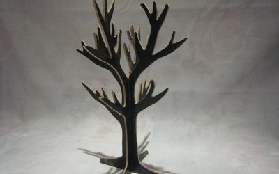 Un arbre porte bijoux pour Lya