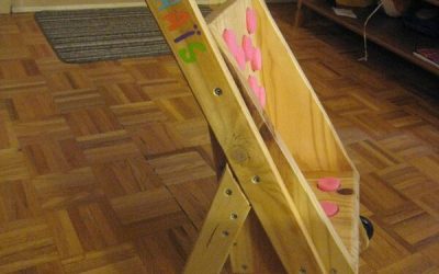 Une poussette en bois pour Thais