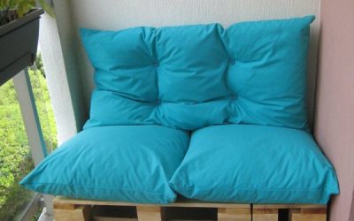 Un fauteuil en palette pour le balcon chez Romain et Chloé