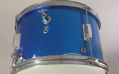 Une lampe avec une batterie pour Frederi et Maïlys