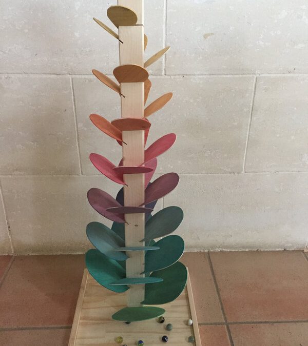 Un arbre à sons arc en ciel pour Charles