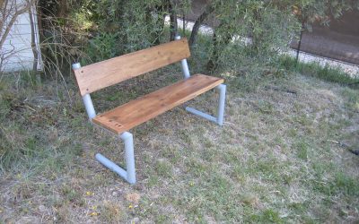 Un banc dans le jardin pour Claude