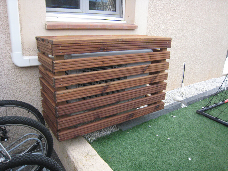 Une structure pour cacher l&rsquo;échangeur de climatisation chez Sylvain