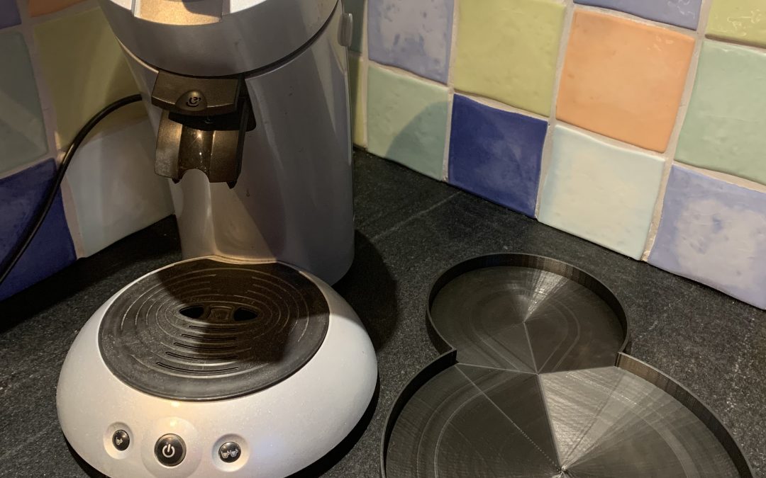 un socle en impression 3D pour la machine à café