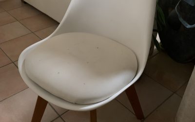La réparation des chaises pour le Tiers Lieu
