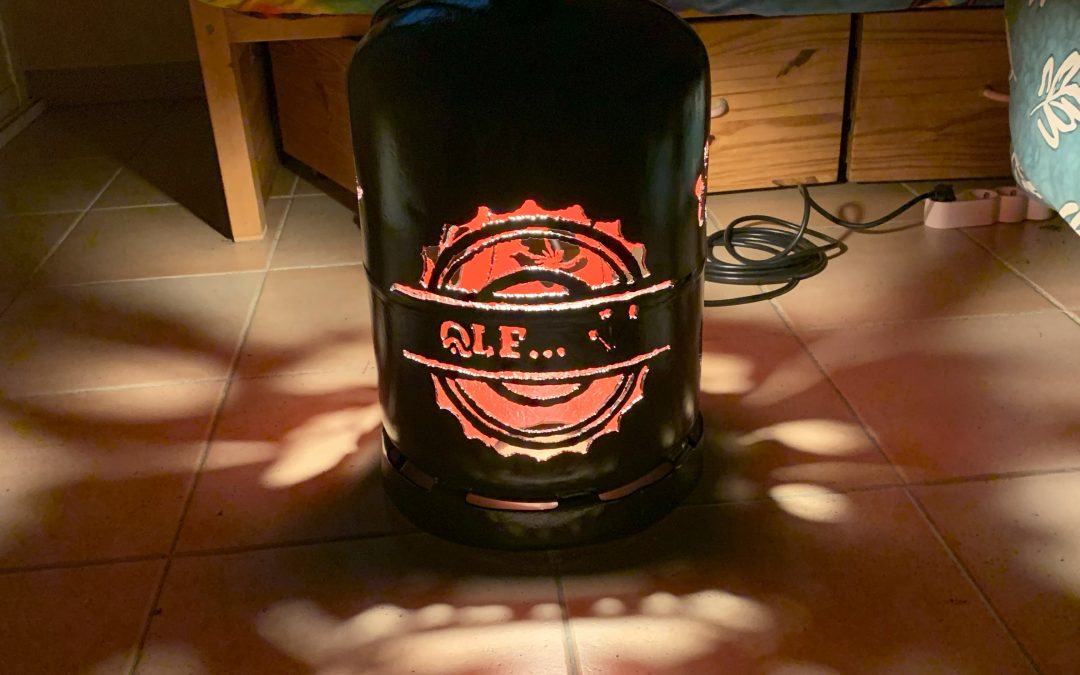 (Encore) une lampe bouteille de gaz pour le festival Quand les Fanfares